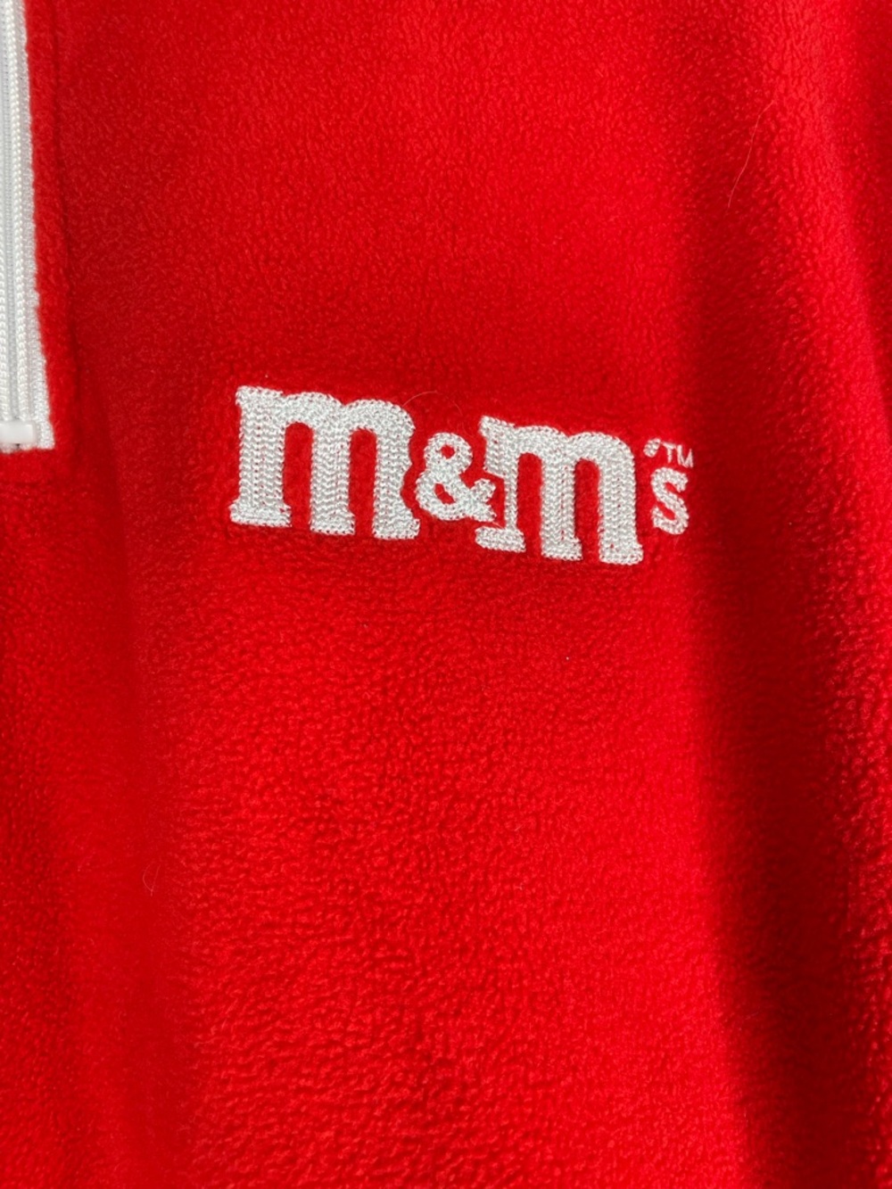 M&M’s World Red Fleece Quarter Zip Pullover Sweatshirt Striped Cuffs Large - Picture 4 of 8